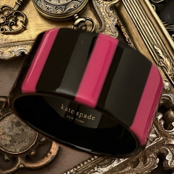 KATE SPADE • Bronwyn Bangle Resin Pink Black Striped Bracelet - Picture 5 of 5